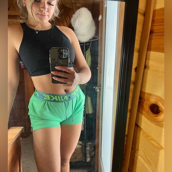 Brand new Nike shorts - Picture 3 of 3